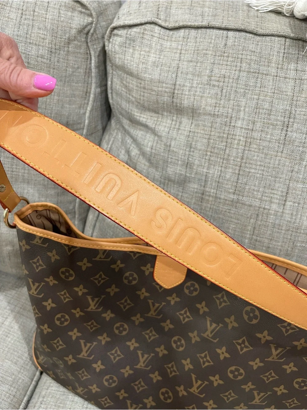 Louis Vuitton knock-off Monogram Canvas Shoulder Bag - Picture 8 of 16